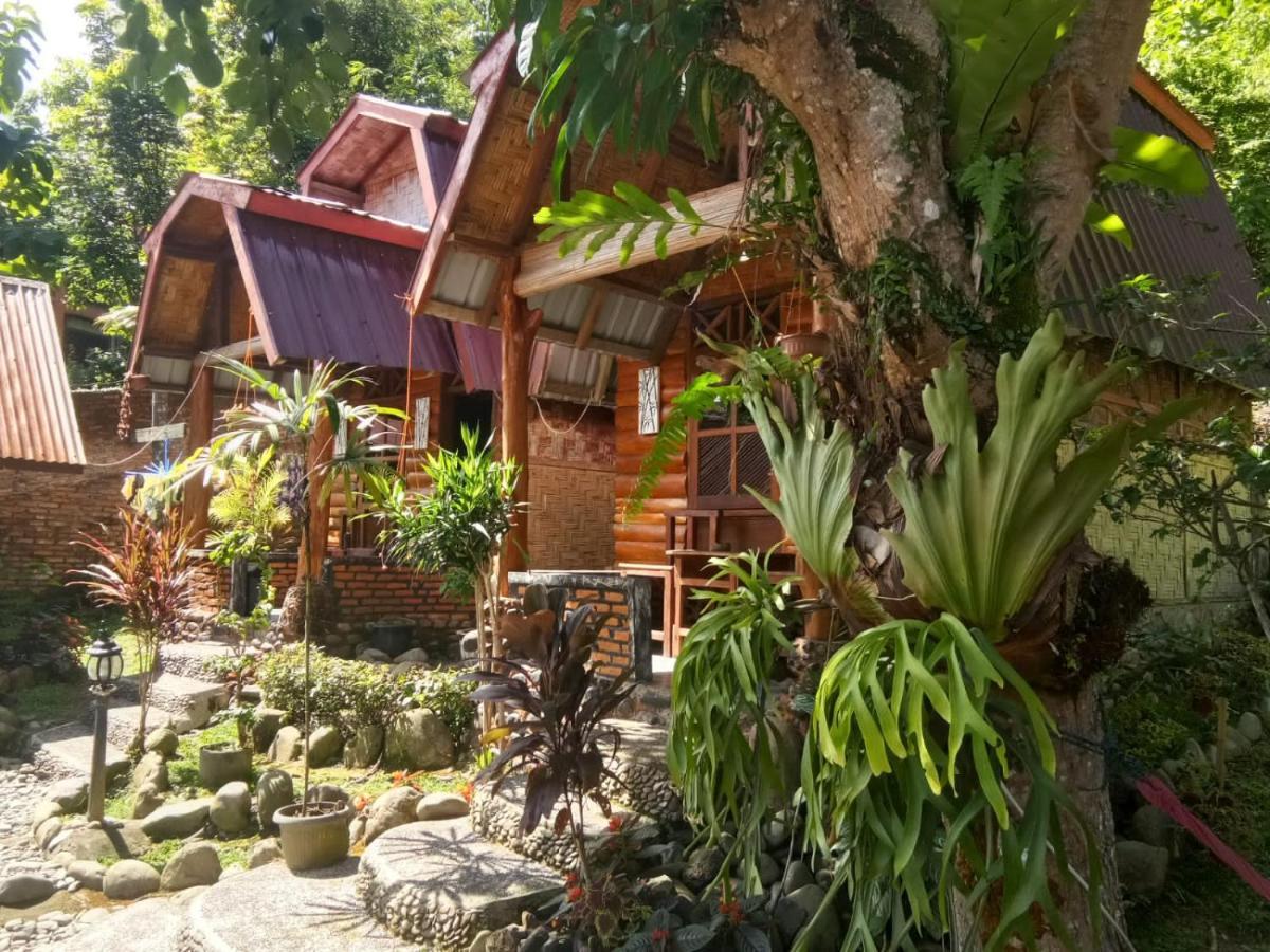 Lucky Bamboo'Bungalows-Resto And Orangutan Jungle Trekking Tours Букит Лаванг Екстериор снимка