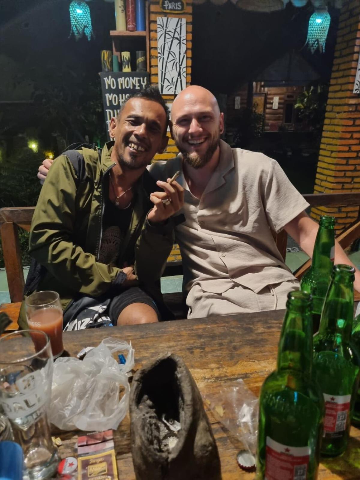 Lucky Bamboo'Bungalows-Resto And Orangutan Jungle Trekking Tours Букит Лаванг Екстериор снимка