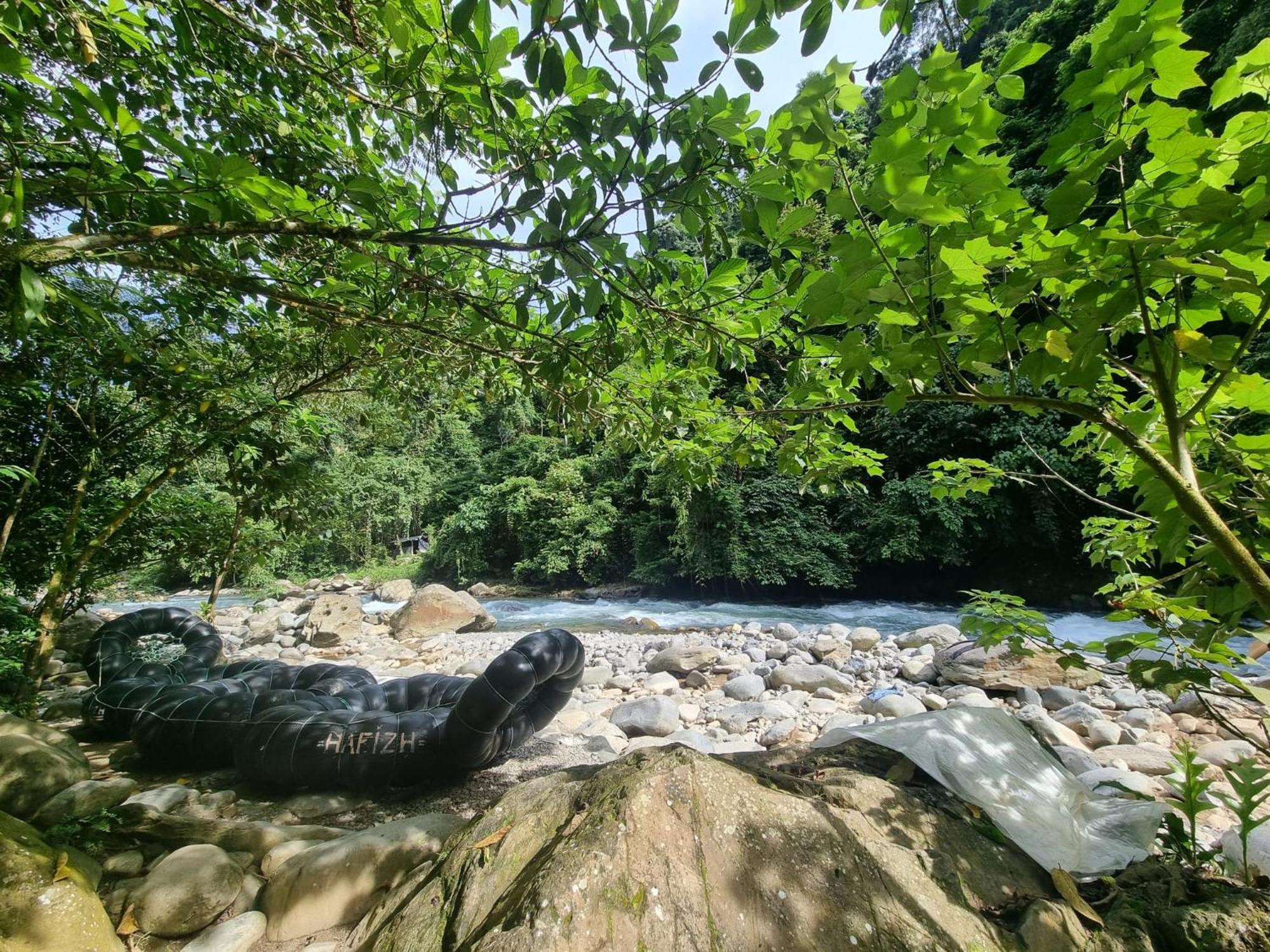 Lucky Bamboo'Bungalows-Resto And Orangutan Jungle Trekking Tours Букит Лаванг Екстериор снимка