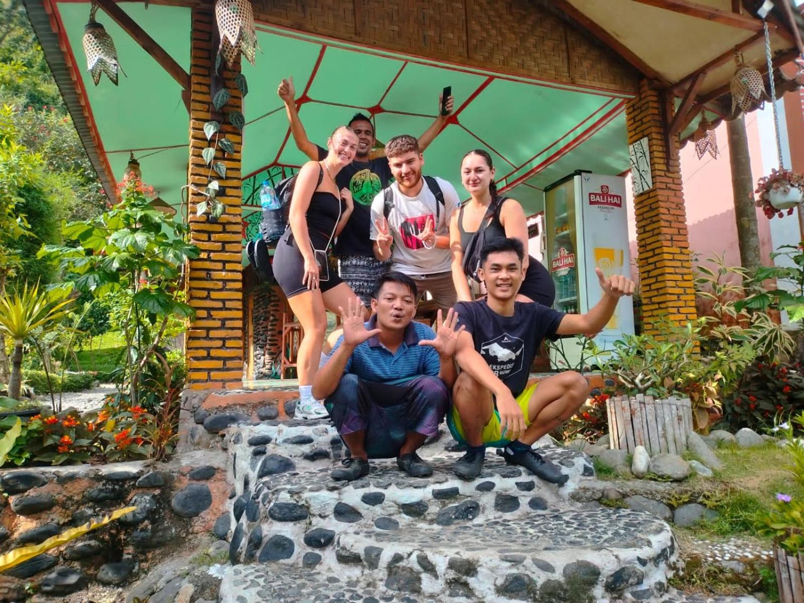 Lucky Bamboo'Bungalows-Resto And Orangutan Jungle Trekking Tours Букит Лаванг Екстериор снимка