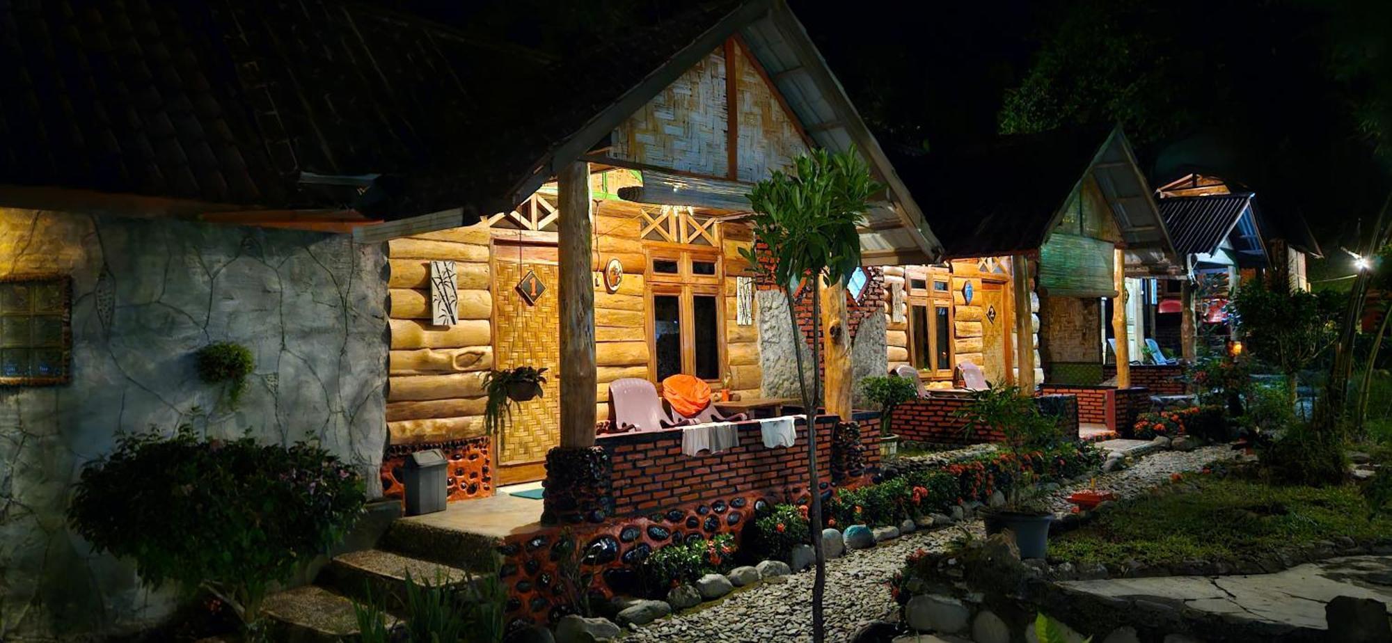 Lucky Bamboo'Bungalows-Resto And Orangutan Jungle Trekking Tours Букит Лаванг Екстериор снимка