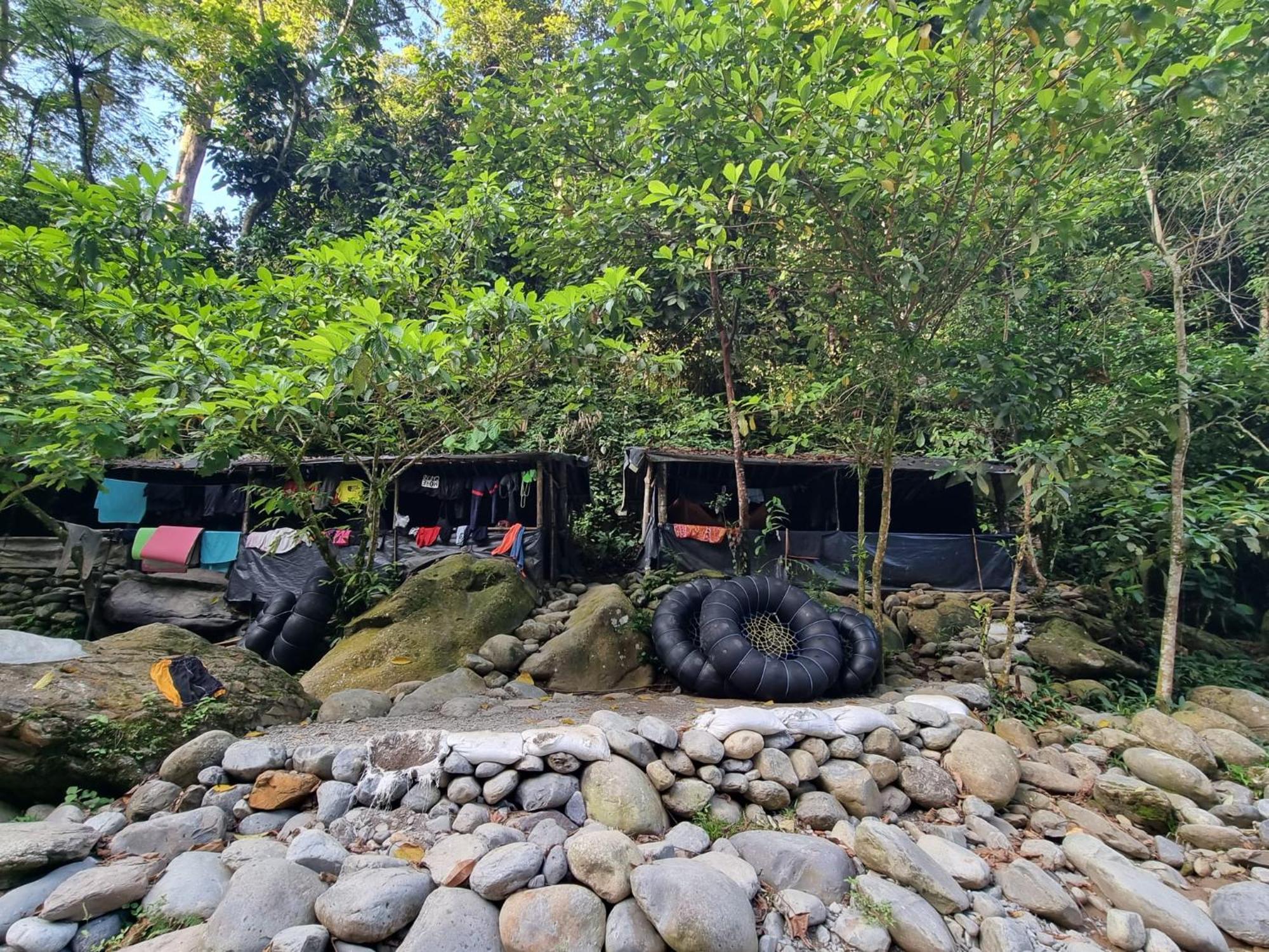 Lucky Bamboo'Bungalows-Resto And Orangutan Jungle Trekking Tours Букит Лаванг Екстериор снимка