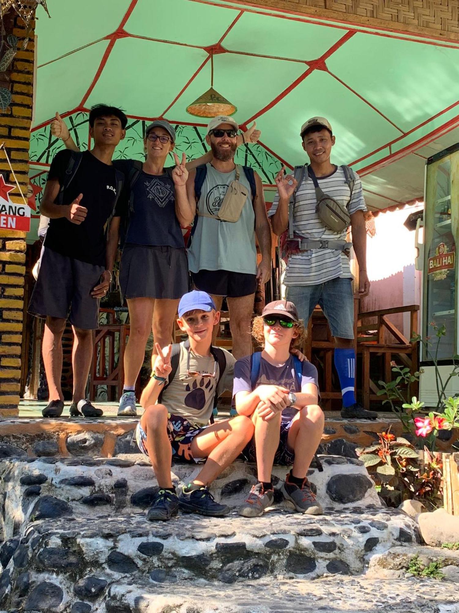 Lucky Bamboo'Bungalows-Resto And Orangutan Jungle Trekking Tours Букит Лаванг Екстериор снимка